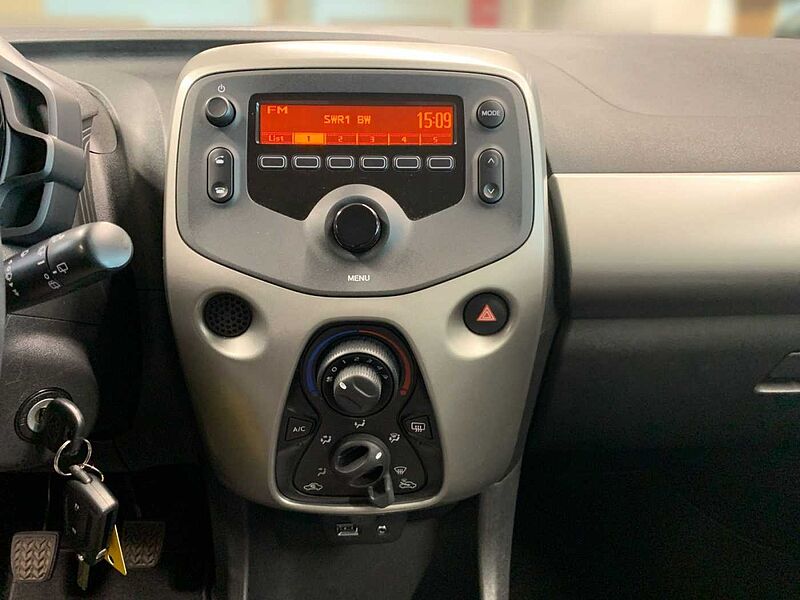 Toyota Aygo 1.0 x Bluetooth ZV Radio