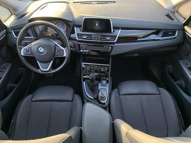 BMW 216 Gran Tourer i 1.5 GrandTourer Sport Line LED Navi PDC SHZ