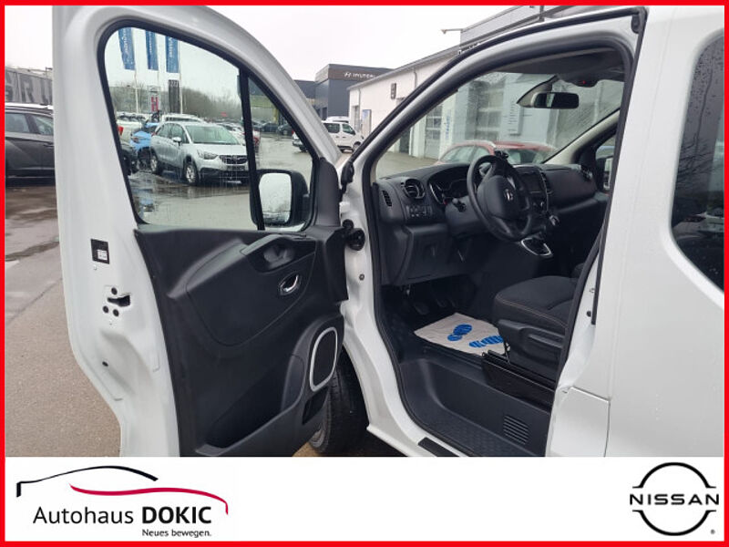 Nissan NV300 Kombi L1H1 2,7t COMFORT 9-Sitzer AHK Navi